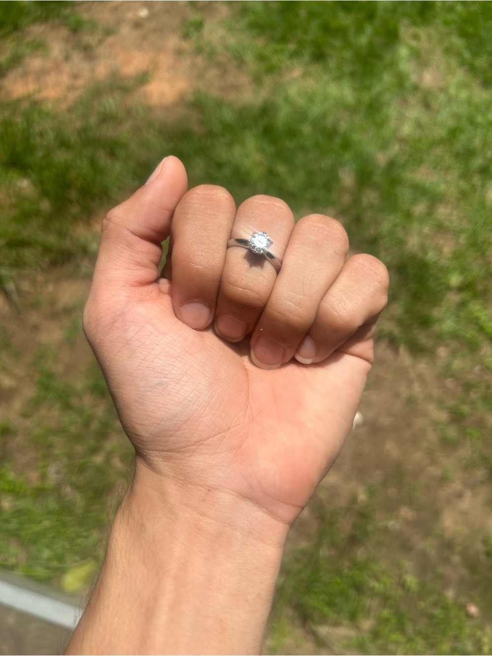 Silver Solitaire Round-Cut Halo Ring in White/Silver